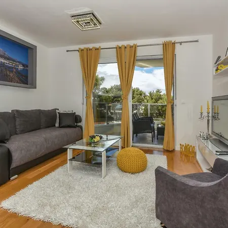 Apartment Daninovica I