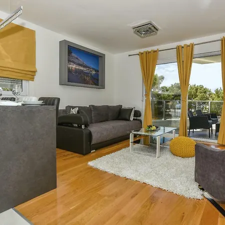 Daninovica I * Makarska